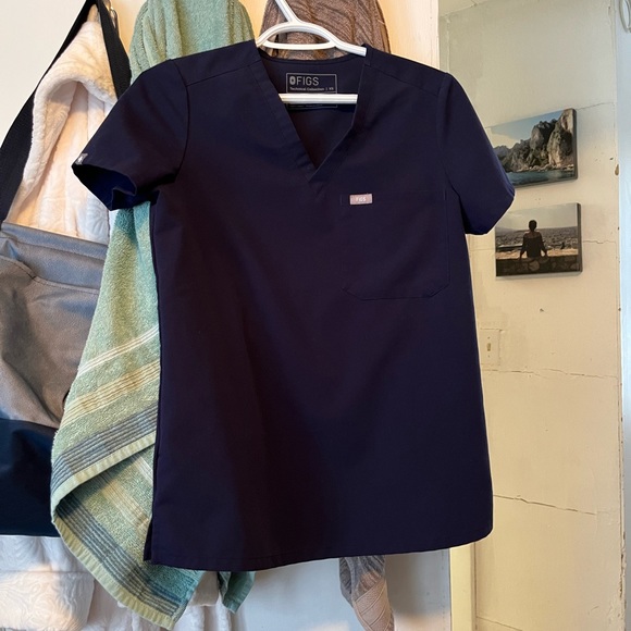 Figs Other - XS Navy Catarina